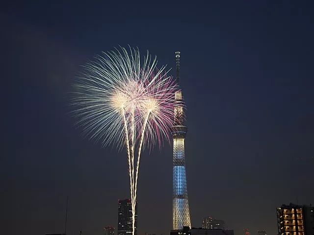 日本旅游：日本的夏天记忆，是花火、浴衣和长泽雅美。                                                                                               日本