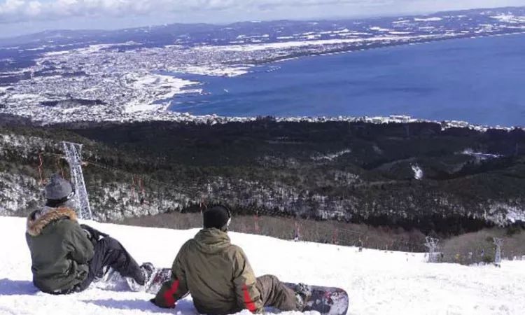 日本青森，比北海道还美的冬季旅游胜地                                                                                               日本