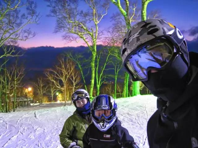 感受北海道冬日滑雪和温泉的冰火两重天                                                                                               日本