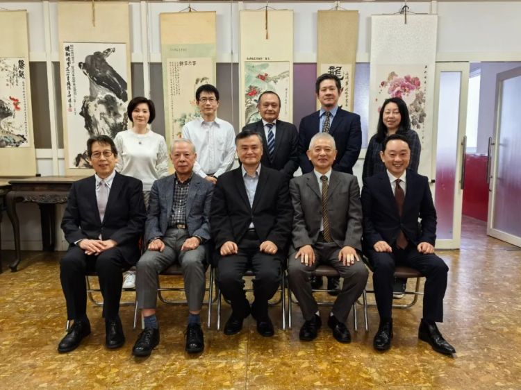 驻长崎总领事陈泳赴长崎华侨总会走访座谈