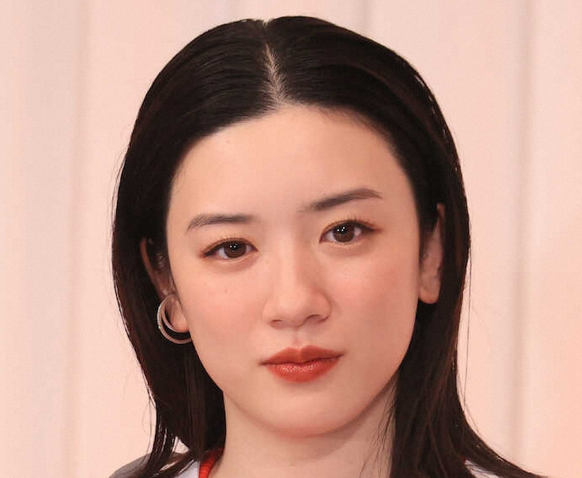 永野芽郁含泪公开道歉 大泉洋暖心递手帕化解尴尬