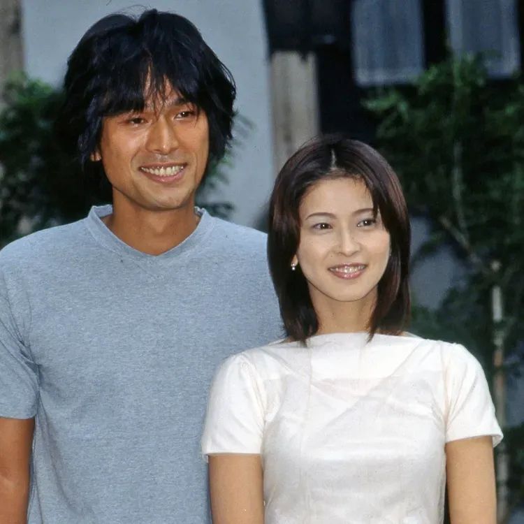 日本网友票选最般配名人夫妻Top10，离婚率飙升的时代，他们却活成了爱情范本