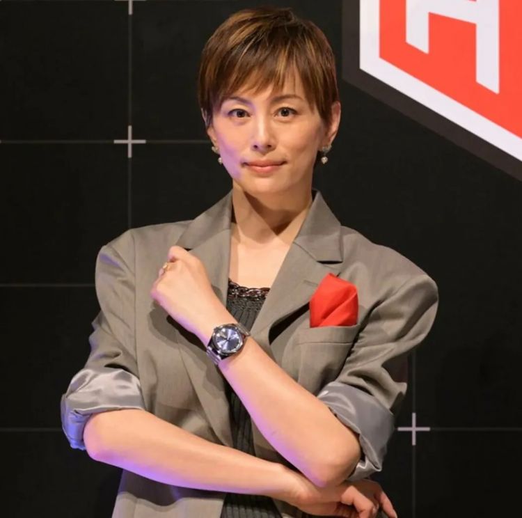 第257期：高市早苗成日本首任女首相？称日本人需像牛马一样工作；国庆周海外游日本最热门；诺贝尔奖出炉 | 百通板