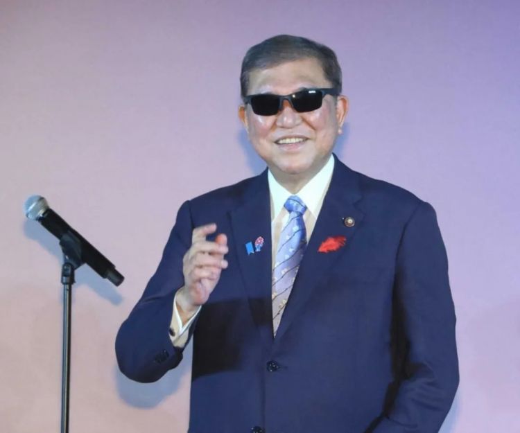 第257期：高市早苗成日本首任女首相？称日本人需像牛马一样工作；国庆周海外游日本最热门；诺贝尔奖出炉 | 百通板
