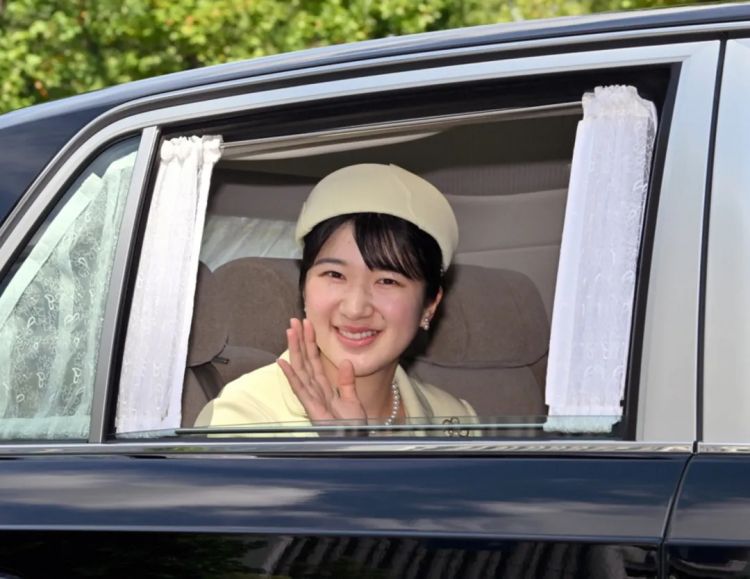 第257期：高市早苗成日本首任女首相？称日本人需像牛马一样工作；国庆周海外游日本最热门；诺贝尔奖出炉 | 百通板