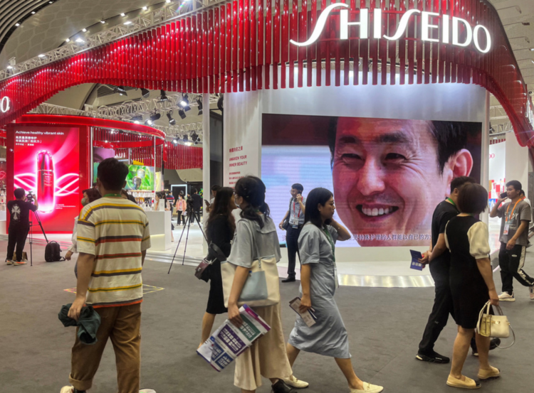 资生堂2025财年预亏520亿日元