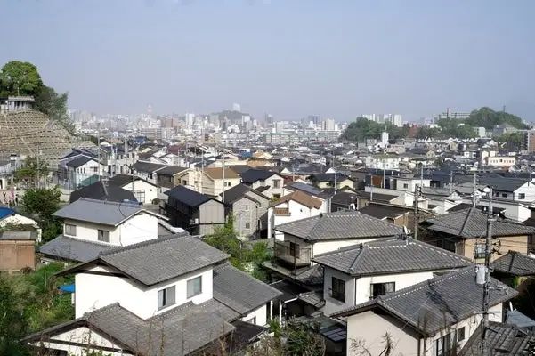 日本地产市场火热引得“地面师”再现江湖，动辄诈骗几十亿的他们究竟是什么人？