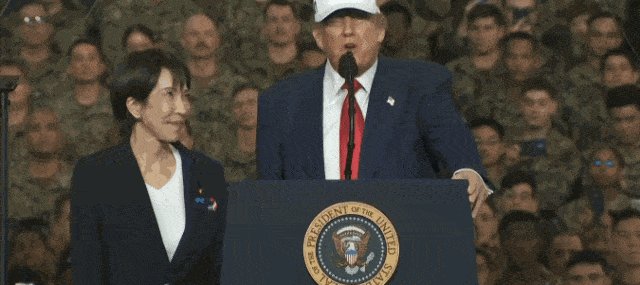 交际花高市早苗和其他领导人搂搂抱抱!日本人观点两极分化,有人要“守护高市的笑容” 交际花高市早苗和其他领导人搂搂抱抱!日本人观点两极分化,有人要“守护高市的笑容”