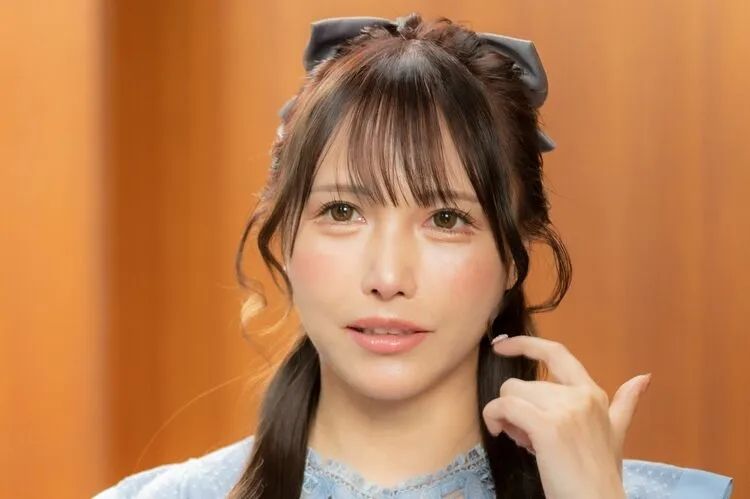 日本偶像36岁才全身整形出道，如今44岁还在闪耀舞台？