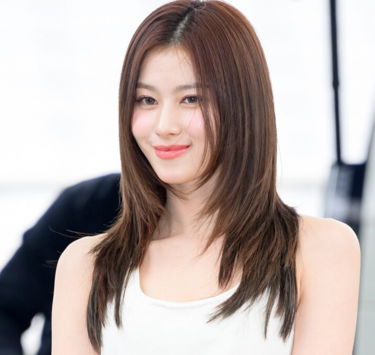 2025全球百大最美面孔榜出炉 TWICE成员SANA等上榜 2025全球百大最美面孔榜出炉 TWICE成员SANA等上榜