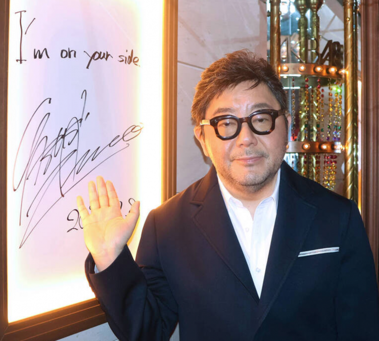 秋元康盛赞指原莉乃作词才华 邀其为AKB48创作新曲 秋元康盛赞指原莉乃作词才华 邀其为AKB48创作新曲