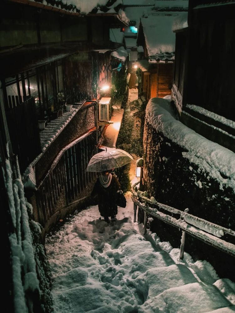 第272期:日本将提前大选 创下最快记录?日本前首相退出政坛 曾颁布令和年号;米仓凉子再陷涉毒疑云 | 百通板 第272期:日本将提前大选 创下最快记录?日本前首相退出政坛 曾颁布令和年号;米仓凉子再陷涉毒疑云 | 百通板