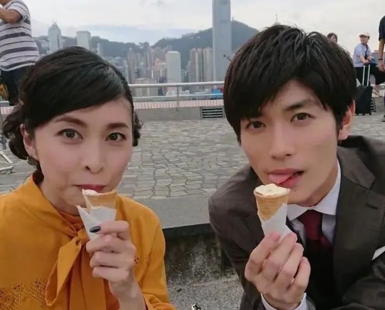 长泽雅美新年宣布结婚喜讯，对象竟是国际大导演！圈内朋友错愕，但早有人预言？