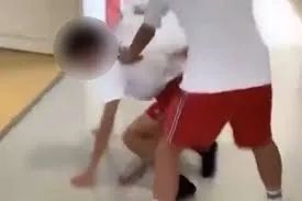 那些拍下霸凌视频并炫耀的日本少年,正面临一场前所未有的全网围剿 那些拍下霸凌视频并炫耀的日本少年,正面临一场前所未有的全网围剿