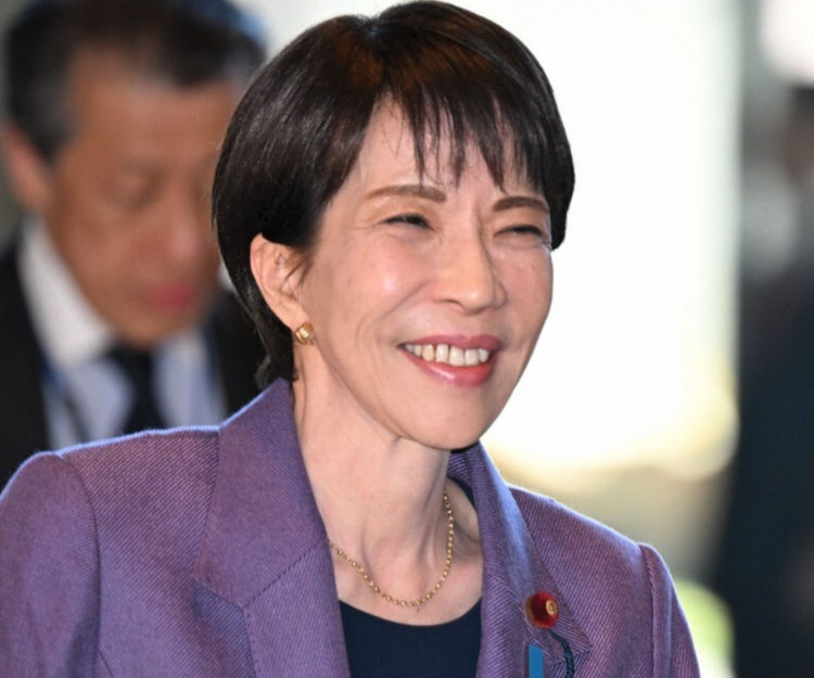 高市内阁支持率骤降10个百分点至57%