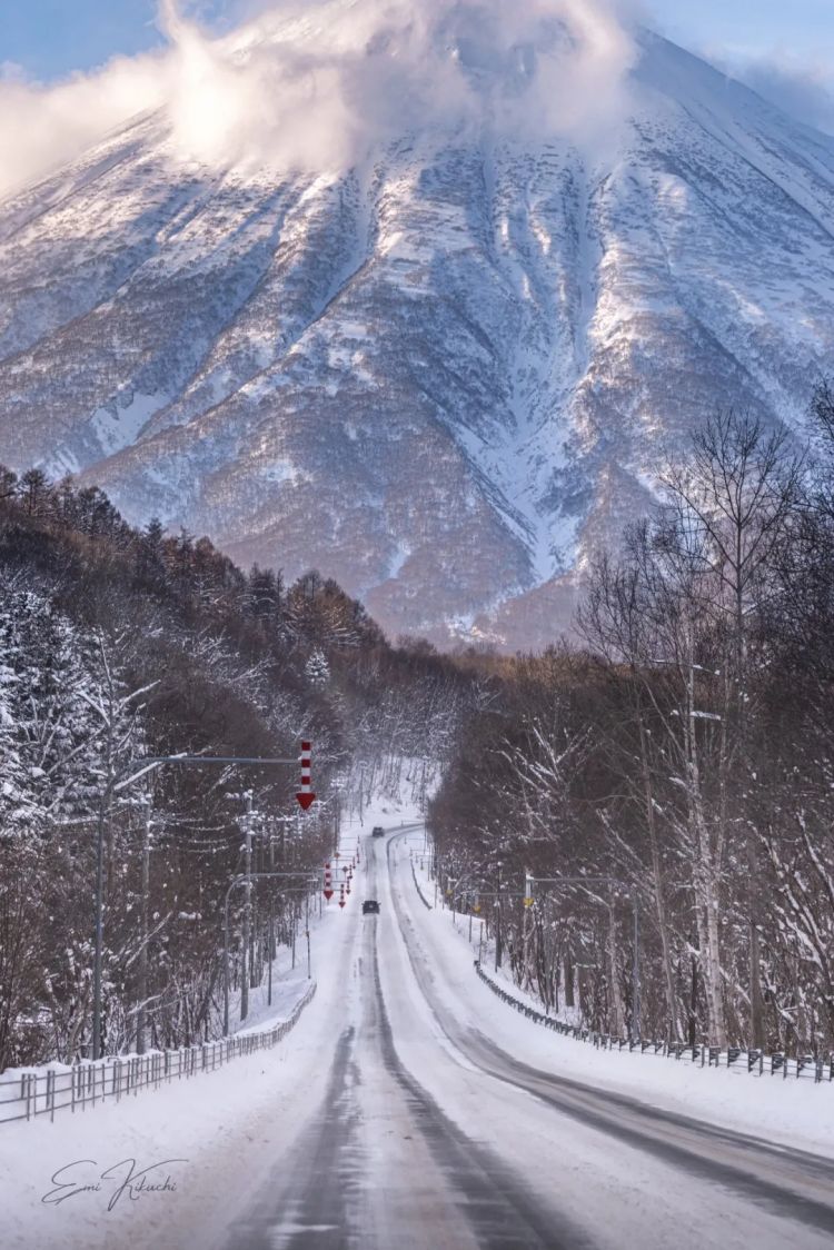 第271期：中国对日本实施出口管制；北海道餐馆墙壁藏尸？高市早苗将解散众议院 日本或提前大选？XG改名 | 百通板