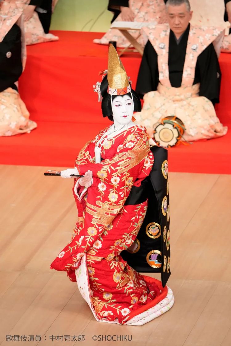 红木、金漆、四百年:在东京与京都,推开歌舞伎的大门 红木、金漆、四百年:在东京与京都,推开歌舞伎的大门