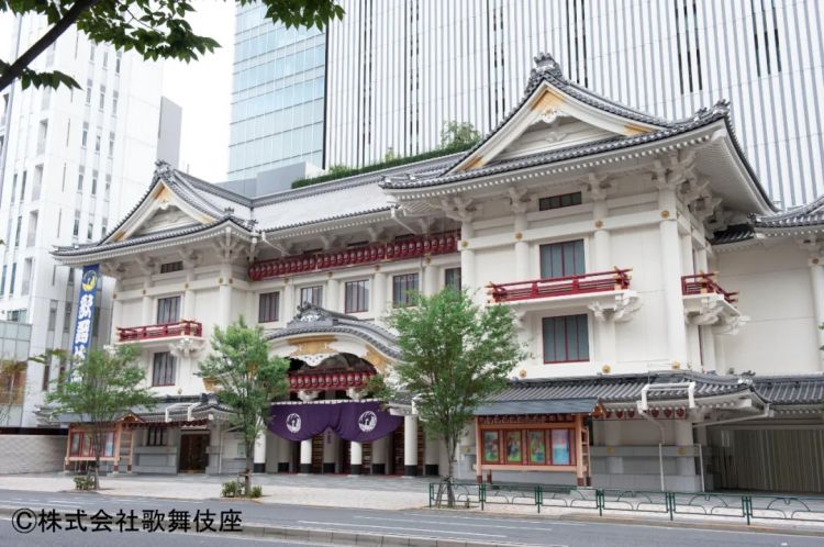 红木、金漆、四百年:在东京与京都,推开歌舞伎的大门 红木、金漆、四百年:在东京与京都,推开歌舞伎的大门