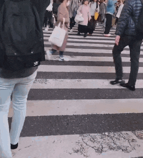 中国台湾母女在东京涩谷街头被恶意撞飞!撞人者被全网“通缉”,但也有日本人骂被撞是“活该”? 中国台湾母女在东京涩谷街头被恶意撞飞!撞人者被全网“通缉”,但也有日本人骂被撞是“活该”?