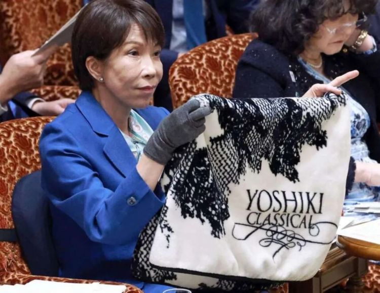 第281期：特朗普再提珍珠港？日本自卫队队员持刀闯入中国大使馆？拉布布X索尼将拍电影；索尼本田中止EV合作 | 百通板