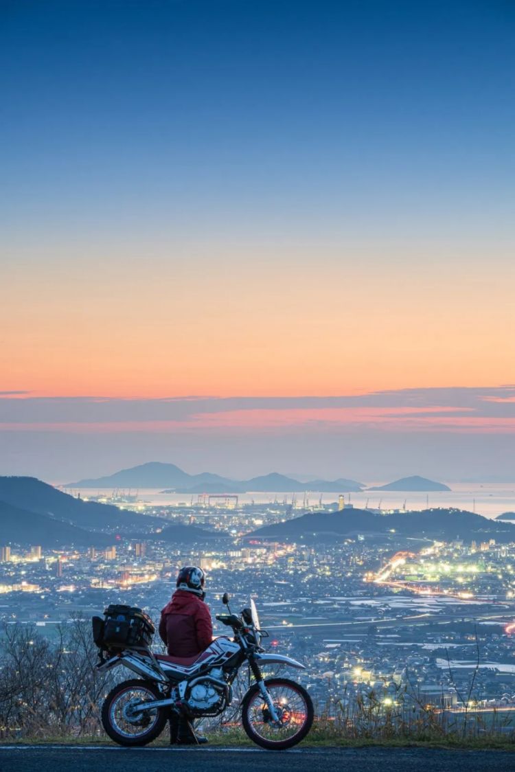 第280期：高市早苗否决女性天皇论？本田汽车估算巨额赤字？经典日剧《深夜食堂》将拍续集；第49届日本电影学院奖 | 百通板