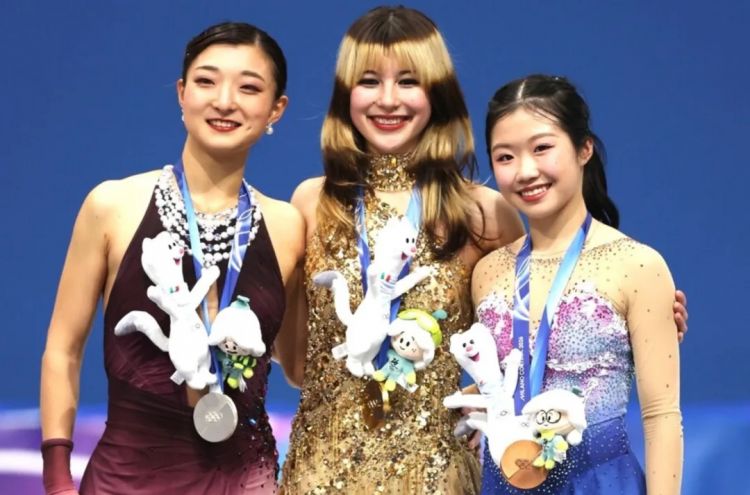 第277期：特朗普新关税再临？《EVA》官宣新作；东京晴空塔电梯突发故障？樱桃小丸子联动蜡笔小新；冬奥收官 | 百通板