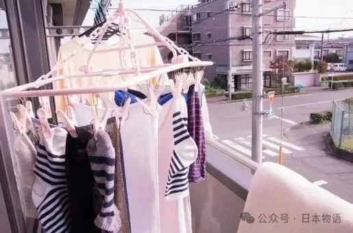 日本老龄化的一个离谱瞬间：长崎78岁男子偷80岁女性内裤被捕，警方还在查余罪