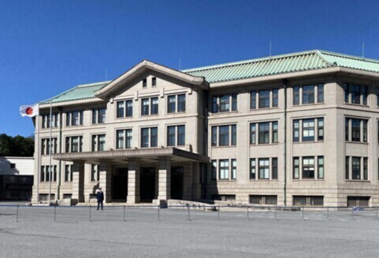 日本天皇夫妇及爱子公主因身体不适取消访问行程