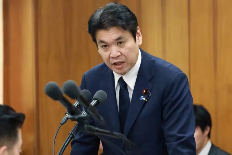 日本文科省大臣与有夫之妇出轨,还说“最讨厌高市早苗”!高市却容其留任,还鼓励“好好干”? 日本文科省大臣与有夫之妇出轨,还说“最讨厌高市早苗”!高市却容其留任,还鼓励“好好干”?