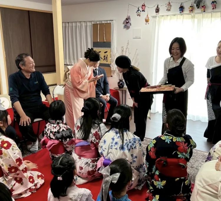 酒井法子近照曝光，55岁的现状引发网友热议！