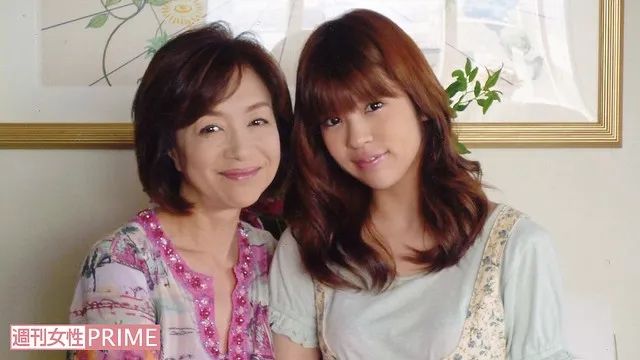 日本星二代被拘留，只因偷了便利店的三明治？不仅做过女优，还把母亲遗产花光，日本网友竟怜悯？