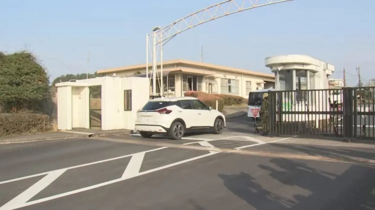 第282期:东京万人集会抗议高市早苗修宪?自卫队军官闯入中国大使馆;日本或于4月实现学校免费供餐?内田有纪X柏原崇秘密完婚?| 百通板 第282期:东京万人集会抗议高市早苗修宪?自卫队军官闯入中国大使馆;日本或于4月实现学校免费供餐?内田有纪X柏原崇秘密完婚?| 百通板