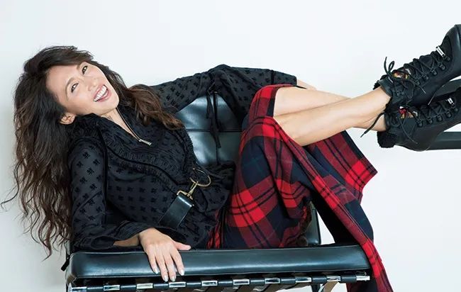 木村拓哉吃相难看引争议？手肘撑桌、伸舌头、吧唧嘴…日网：50多岁的人还这么没教养！