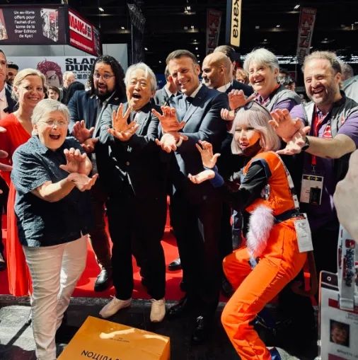 高市早苗欲讨好马克龙,拉着他上演“龟派气功”?日本网民气不打一处来,但却有人夸她有“大智慧”? 高市早苗欲讨好马克龙,拉着他上演“龟派气功”?日本网民气不打一处来,但却有人夸她有“大智慧”?