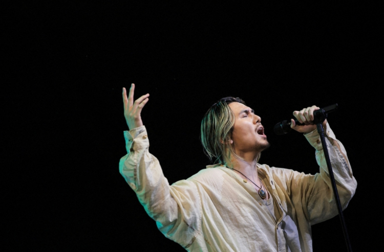 藤井风首登科切拉音乐节 热唱10曲引全场沸腾 藤井风首登科切拉音乐节 热唱10曲引全场沸腾