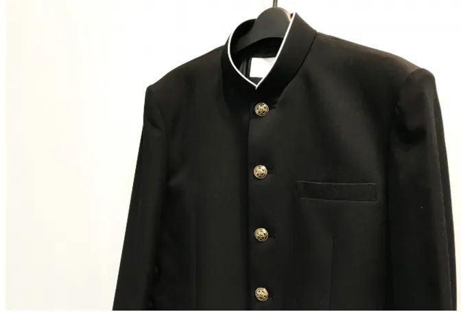 一套校服竟要两千块?!“抹除个性”的统一校服正在日本逐渐登场…… 一套校服竟要两千块?!“抹除个性”的统一校服正在日本逐渐登场……