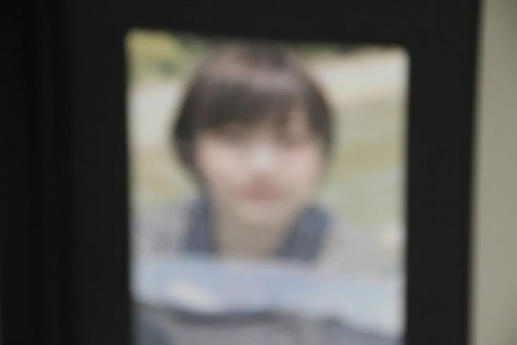 日本13岁女生坠楼自杀五年后，妈妈打开她手机的那一刻，哭到说不出话