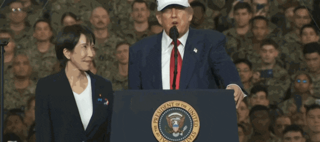 高市早苗欲讨好马克龙,拉着他上演“龟派气功”?日本网民气不打一处来,但却有人夸她有“大智慧”? 高市早苗欲讨好马克龙,拉着他上演“龟派气功”?日本网民气不打一处来,但却有人夸她有“大智慧”?