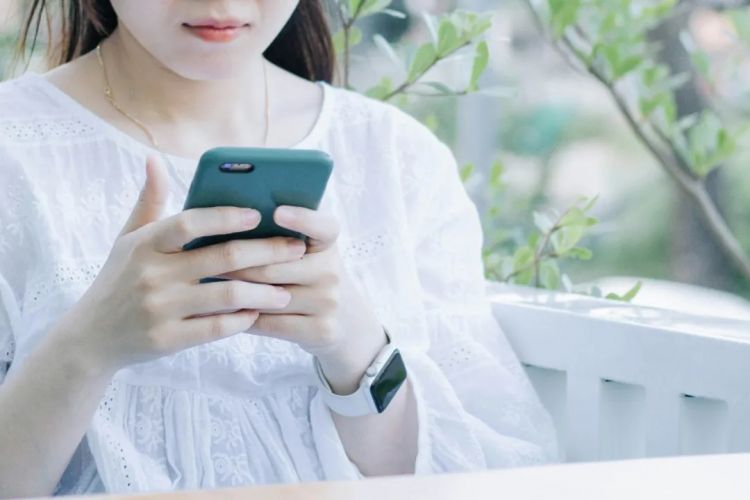 日本某银行客户信息竟直接出现在员工社媒主页中……日网直呼：“上班就别玩社交软件！”