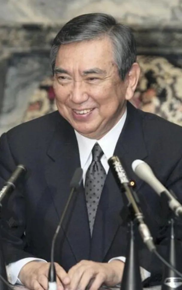 第291期:高市早苗抹黑门持续发酵 年轻群体支持率大跌;世界杯日本队球员现强奸犯遭抵制?任天堂新直面会发布 | 百通板 第291期:高市早苗抹黑门持续发酵 年轻群体支持率大跌;世界杯日本队球员现强奸犯遭抵制?任天堂新直面会发布 | 百通板