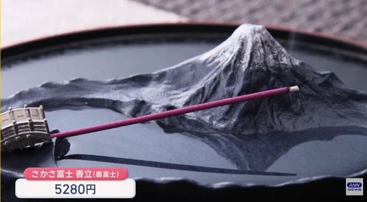 熊本熊成时尚单品、电车扶手带回家健身?这届去日本的欧美游客,都在买什么离谱伴手礼? 熊本熊成时尚单品、电车扶手带回家健身?这届去日本的欧美游客,都在买什么离谱伴手礼?