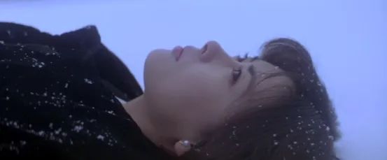明明是纯爱大师,为什么岩井俊二比谁都“残酷”? 明明是纯爱大师,为什么岩井俊二比谁都“残酷”?
