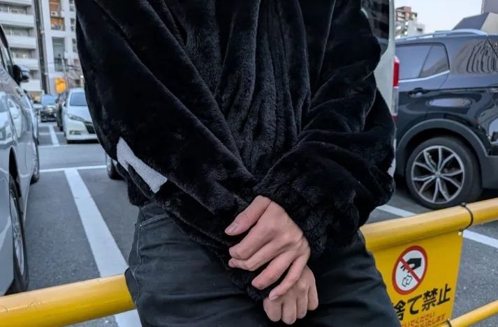 日本病娇女剪男友〇头喂狗,还亲自切下他的手指?!男子:我永远不离开你! 日本病娇女剪男友〇头喂狗,还亲自切下他的手指?!男子:我永远不离开你!