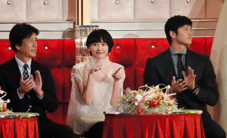 星野源新垣结衣宣布生子喜当爹妈!“逃耻CP”再出续集!日网:十年真情侣就是好嗑! 星野源新垣结衣宣布生子喜当爹妈!“逃耻CP”再出续集!日网:十年真情侣就是好嗑!